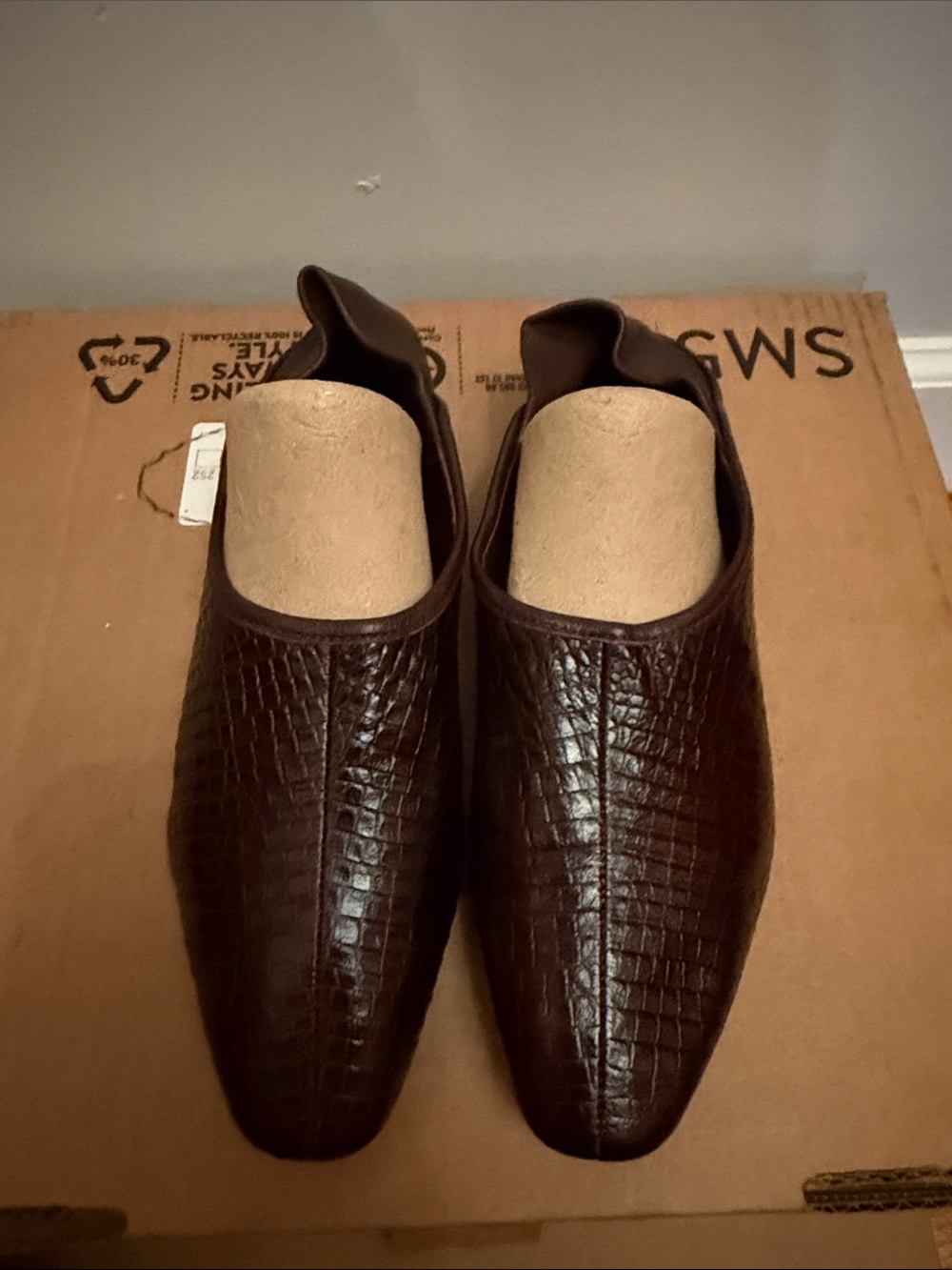 Vince Women's Dark Brown Croc-Embossed Leather Flats